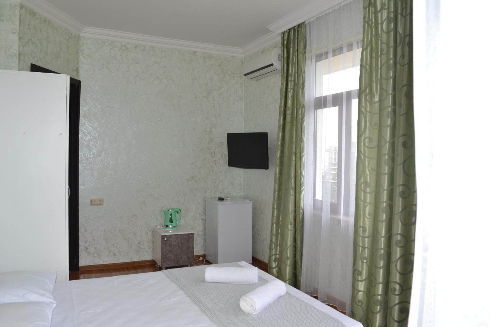 Sunny Hotel Batumi Makhinjauri Esterno foto